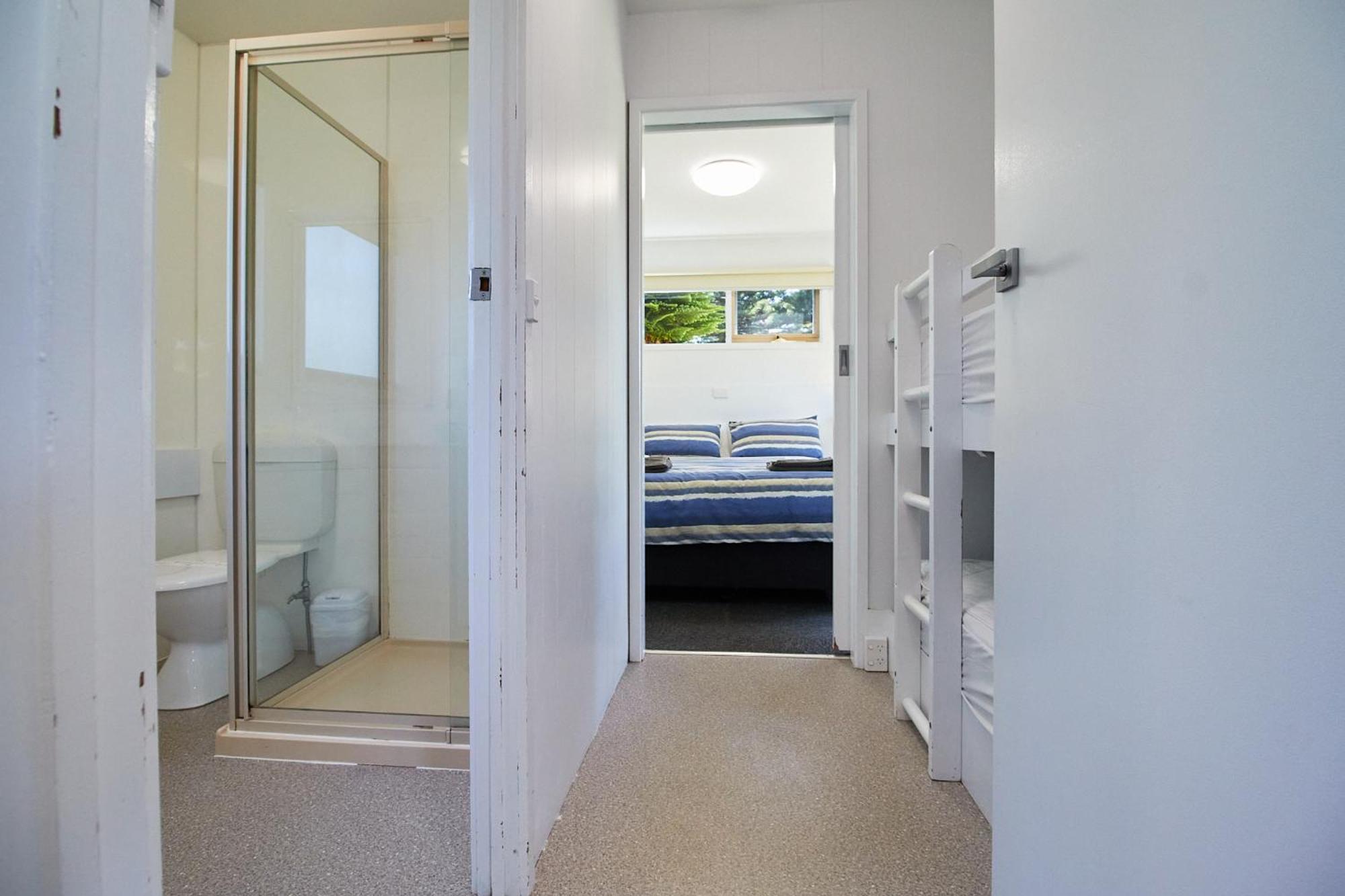 Surfside Holiday Park Warrnambool Exteriör bild