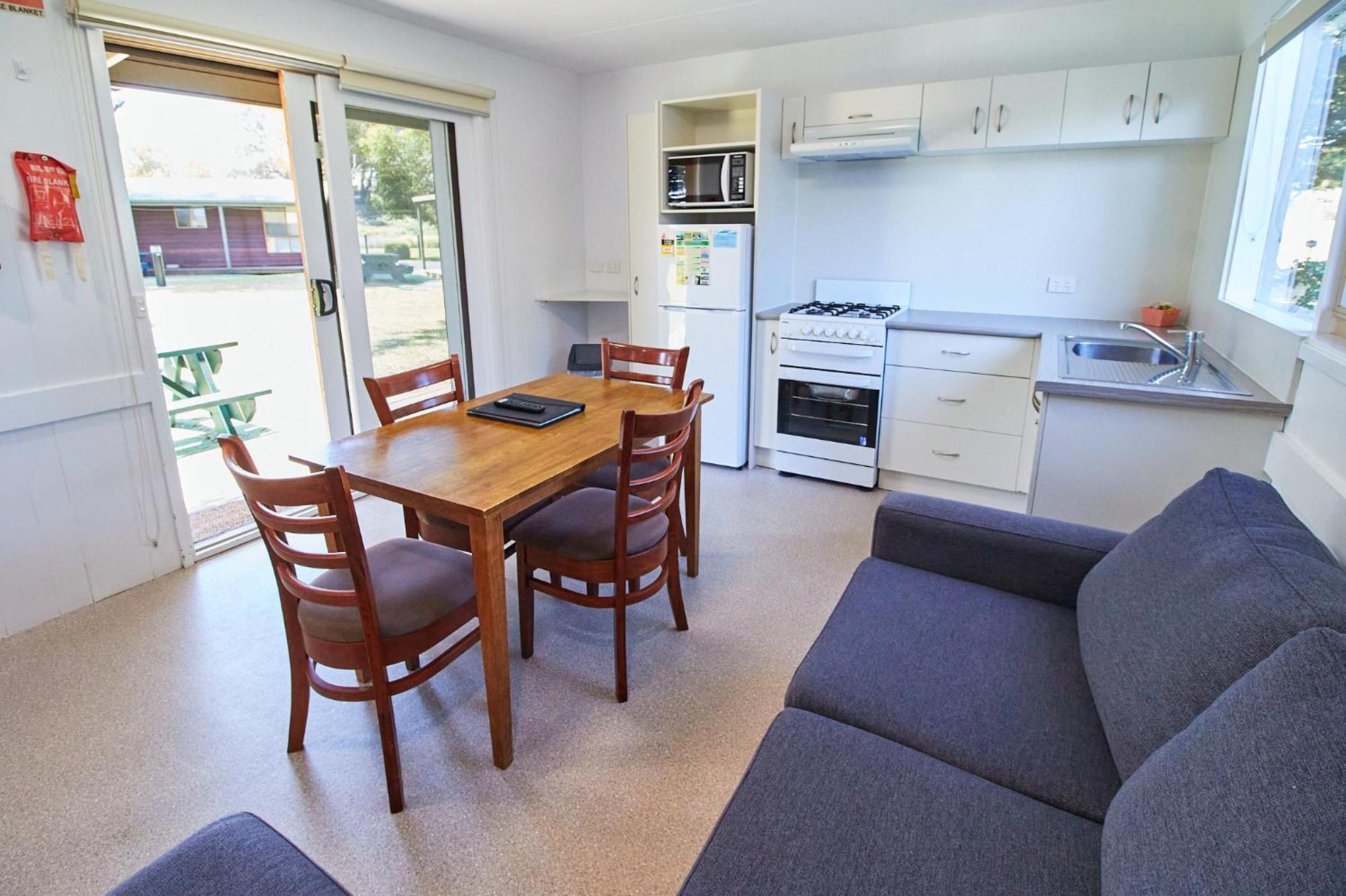 Surfside Holiday Park Warrnambool Exteriör bild
